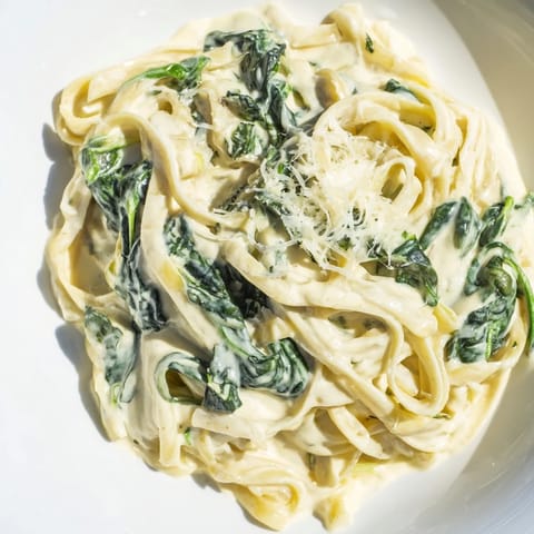 Creamy Garlic Spinach Pasta